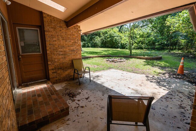 Building Photo - 3BR/2BA Home