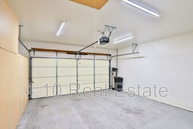 Building Photo - 2695 E Harrison Ct