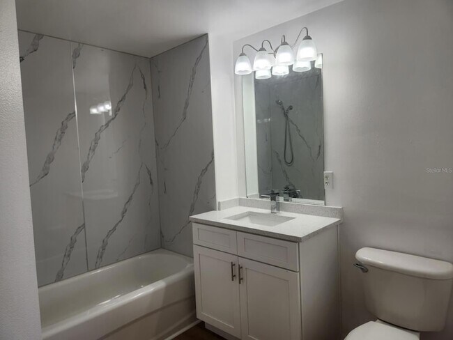 Building Photo - 10873 Windsor Walk Dr