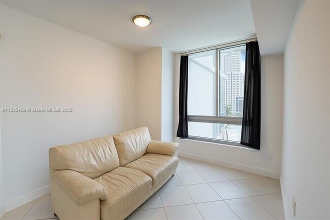 Building Photo - 350 S Miami Ave