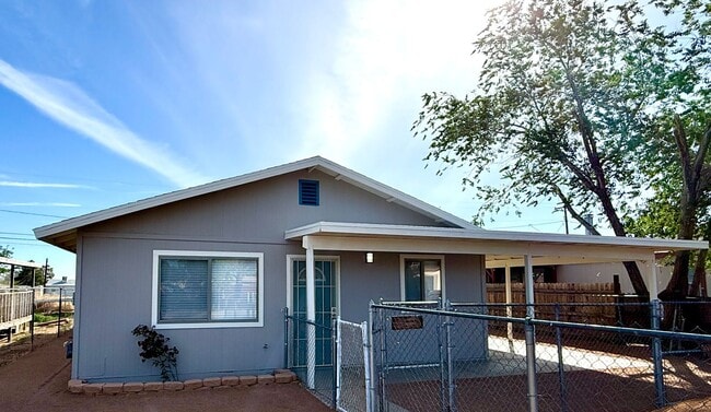 Primary Photo - Beautifully Updated 3 Bedroom, 2 Bathroom ...