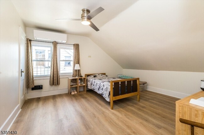 Building Photo - 6 Boyden Pkwy S