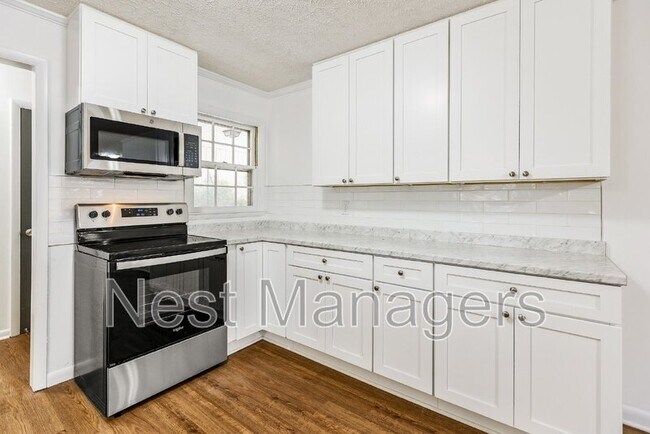 Building Photo - 909 Kaywood Dr