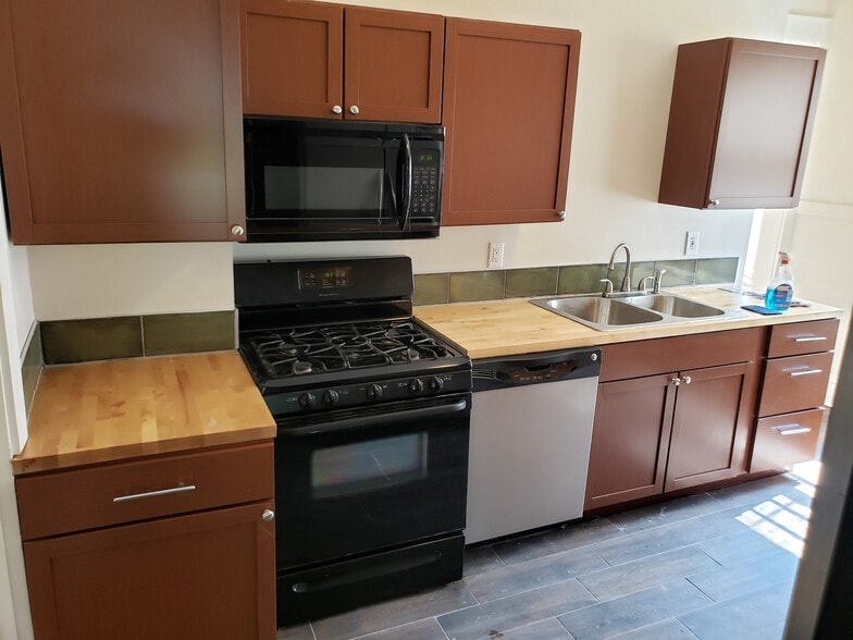 Building Photo - 415 5th Ave SE