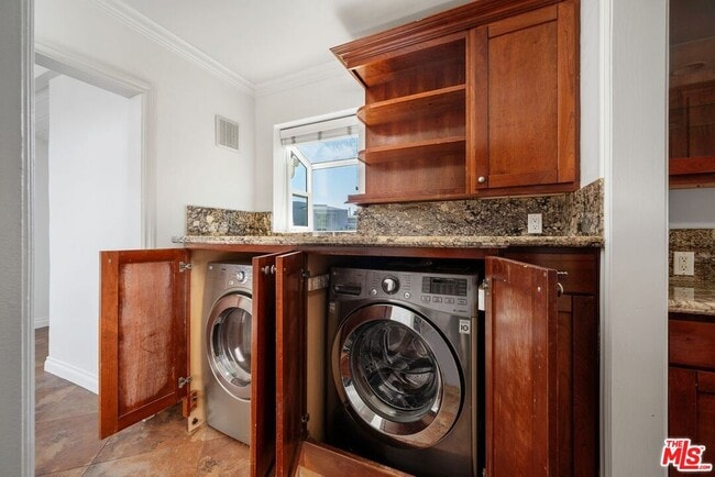 Building Photo - 6322 W 78th Pl