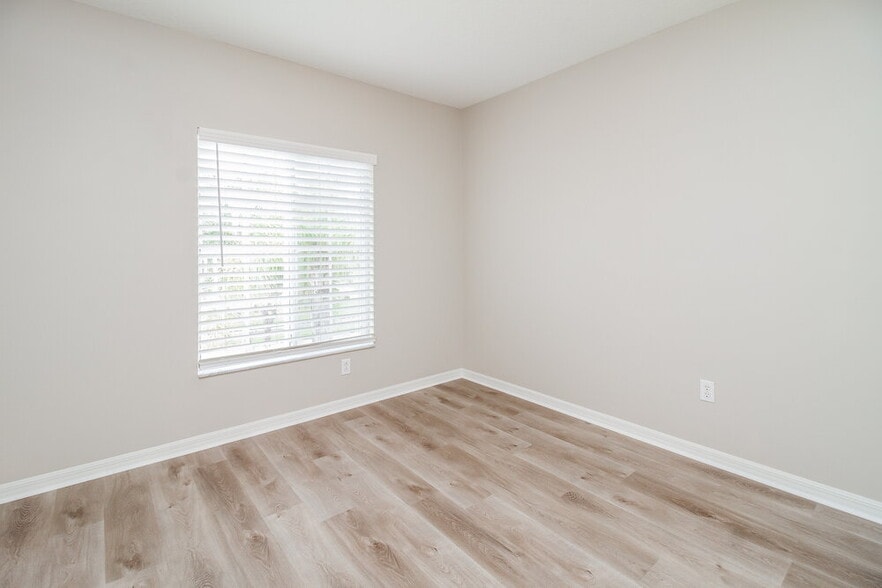 Building Photo - 15261 Harrowgate Way