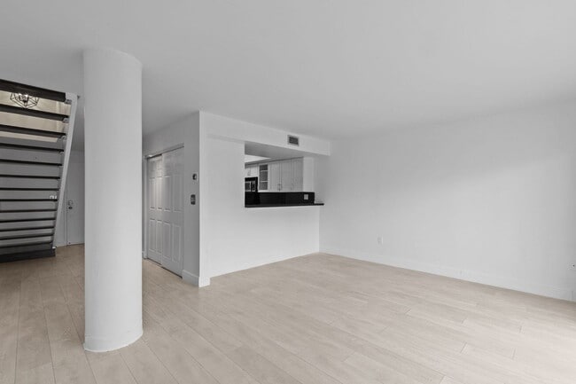 Building Photo - Luxury 2BR Penthouse in Coconut Grove | 1.5 Bath | Prime Miami Location