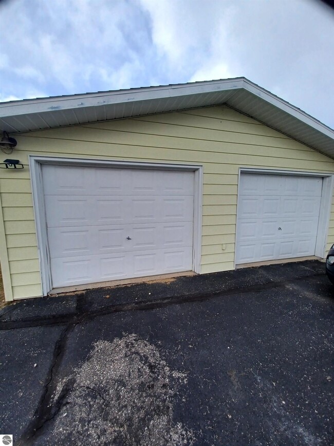 Building Photo - 10156 Virginia St