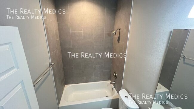 Building Photo - 270 Winfall Ave SW