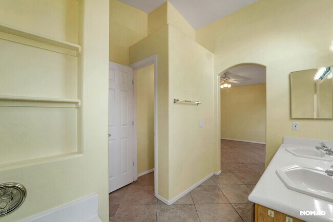 Building Photo - Charming 3BR House in Tucson