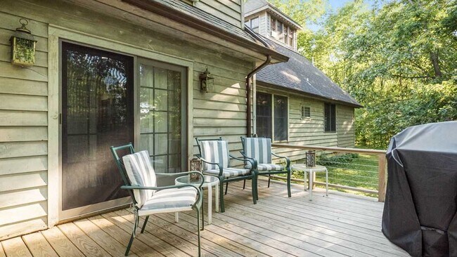 Building Photo - 74 Hilltop Rd