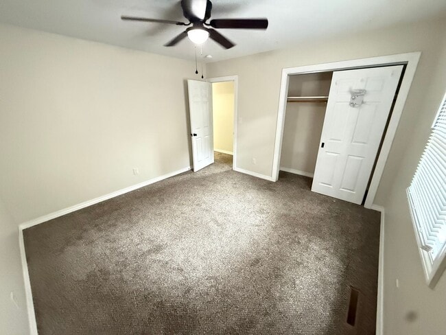 Building Photo - 4 Bed 2 Bath Springfield, MO