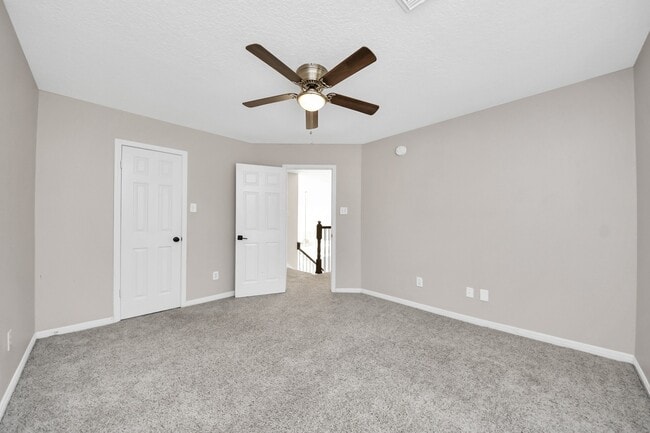 Building Photo - 1335 Crescent Pkwy Ct
