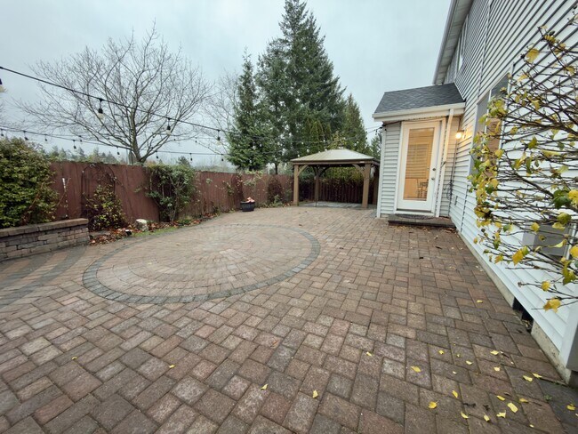 Building Photo - 5124 NW Crady Ln