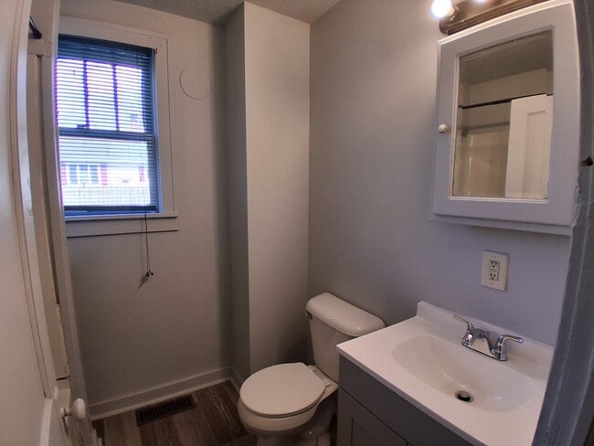 Building Photo - 1901 Smith Ave