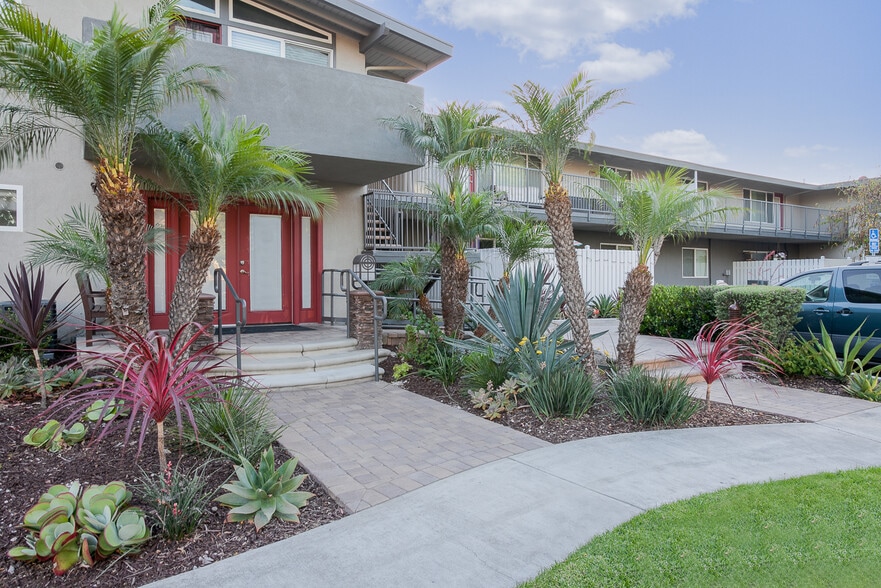 Park del Amo 4905 Castana Ave Lakewood CA 90712 Apartment Finder