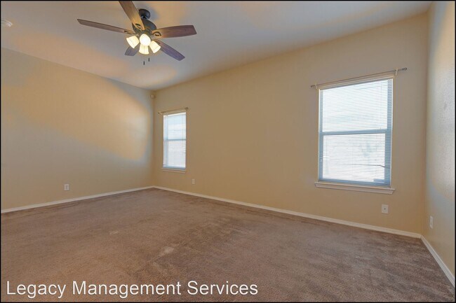 Building Photo - 4 br, 2.5 bath House - 11233 Red Barrel