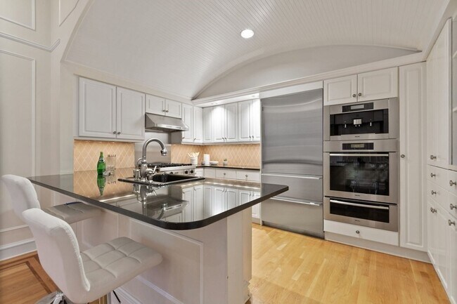 Building Photo - 23 Marlborough St