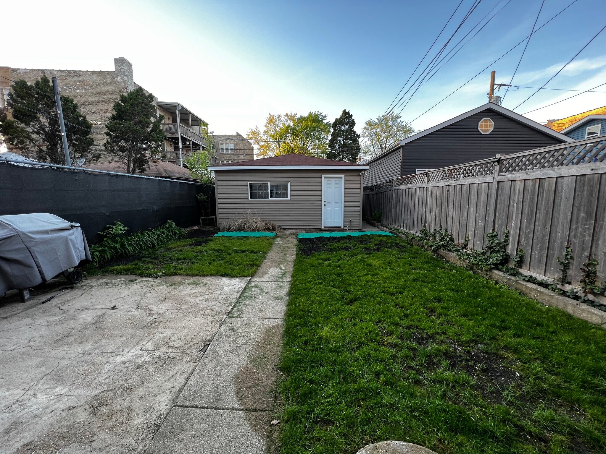 Large backyard with closed off fence - 3350 W Cuyler Ave