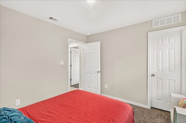 Building Photo - 3913 Targaryen Wy