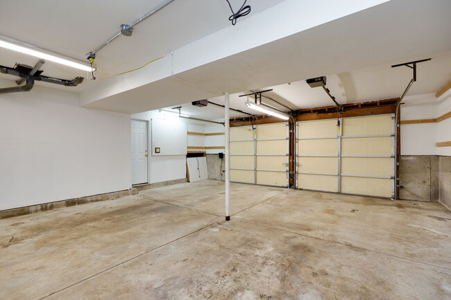 Building Photo - 3800 Corkwood Dr
