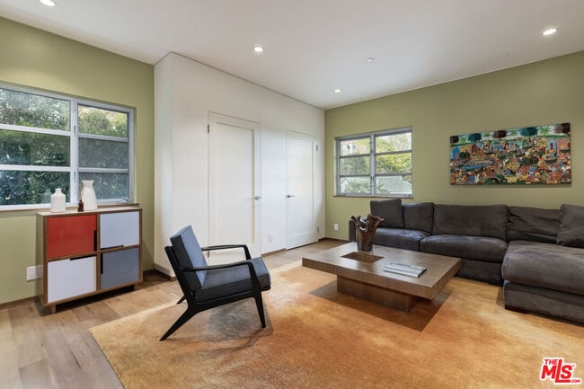 Building Photo - 1625 N Crescent Heights Blvd