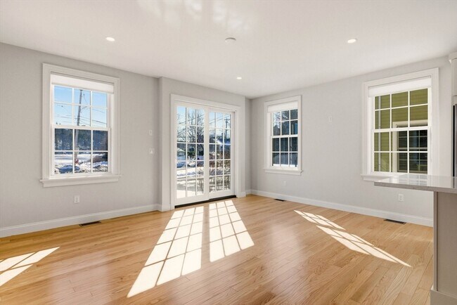 Building Photo - 13 Merrimac St