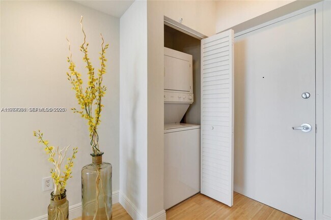 Building Photo - 6365 Collins Ave