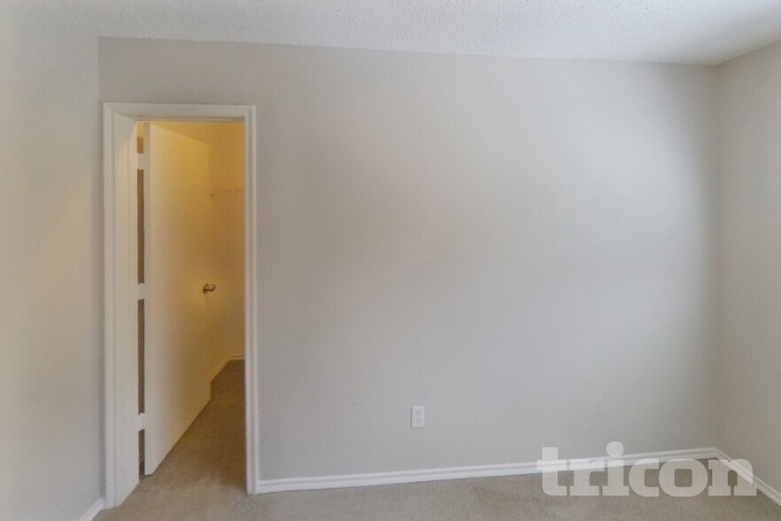Building Photo - 135 Jefferson Dr