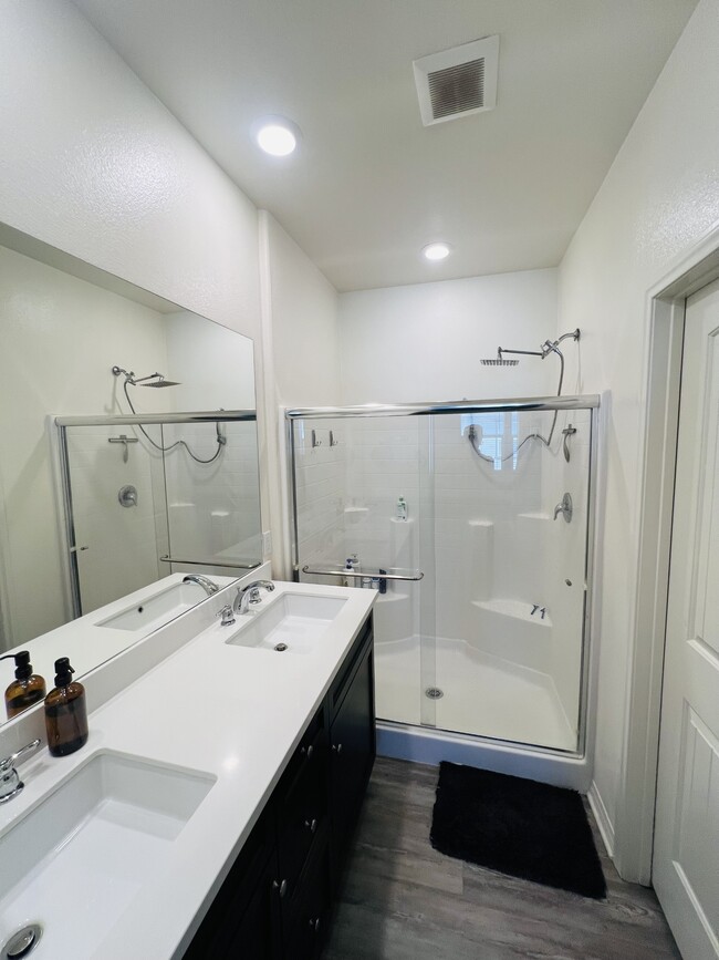 Building Photo - 7086 Vernazza Pl