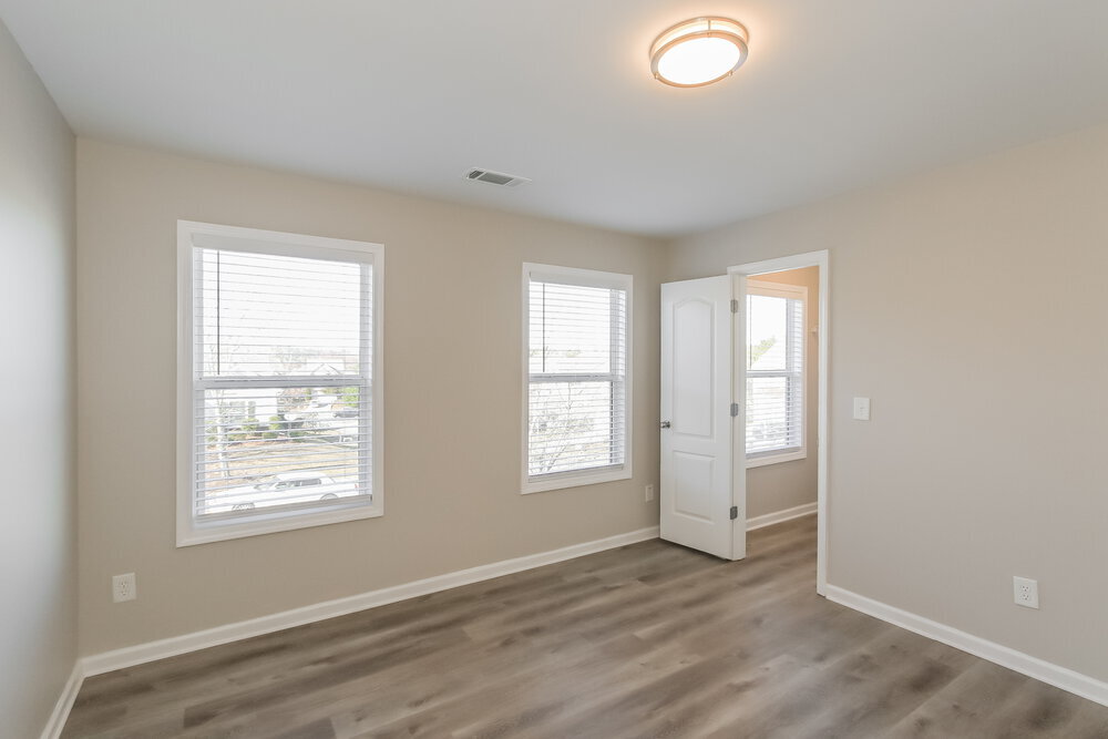 Building Photo - 1990 Lily Valley Dr