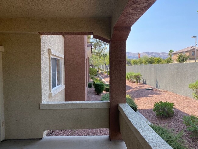 Building Photo - Summerlin!!! Gated!! Downstairs unit!! Tan...