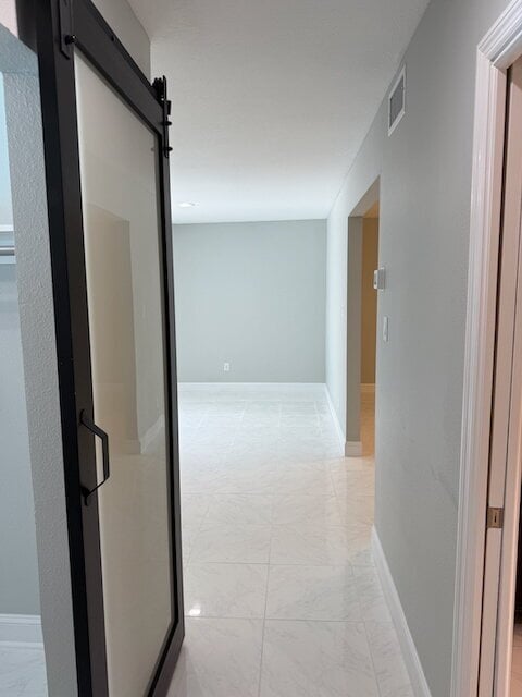 Building Photo - Remodeled Pool Home Located in the Very Desirable Bay Crest Park Waterfront Community