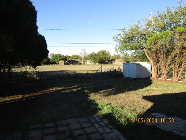 Building Photo - NEW listing-Near Fort Sill and Elementary ...