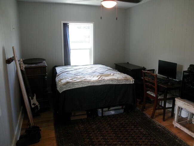Building Photo - 431 Virginia Dr