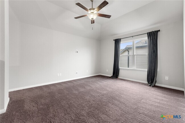 Building Photo - 6206 Golden Gate Dr