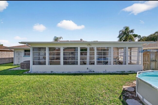 Building Photo - 7213 Isle Dr