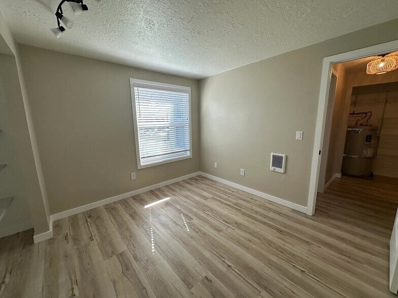 Spare bedroom 1 (was used as office) - 8504 SW Mohawk St
