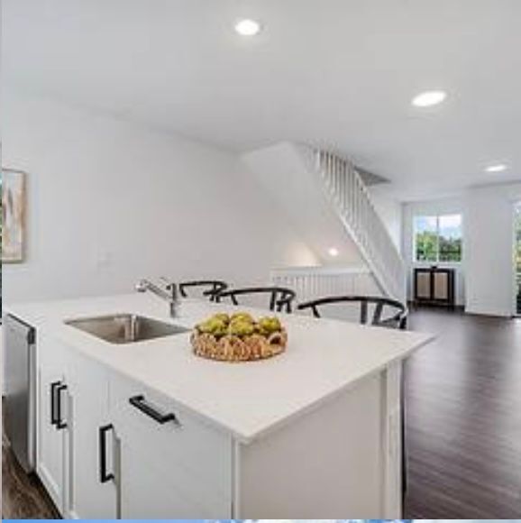 Building Photo - 18275 SW 98th Ave
