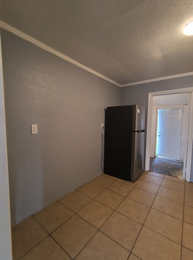 Building Photo - Newly Renovated 2-Bedroom Home for Rent in...