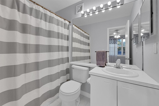 Building Photo - 5400 Jubilee Way