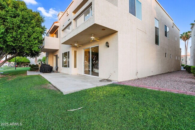 Building Photo - 1414 W Coral Reef Dr