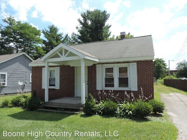 Primary Photo - 3 br, 1.5 bath House - 407 Meadowview Drive