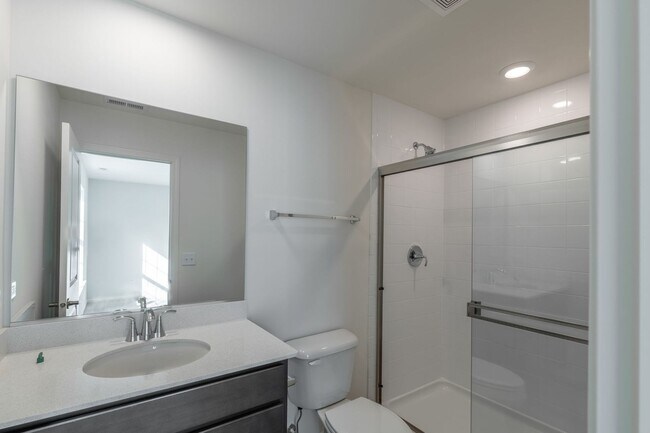 Building Photo - 605 Brook Ct