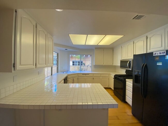 Building Photo - Walking Distance to Girsh Park - 3+2.5 COND - 2 CAR GARAGE - Pool - Hot Tub