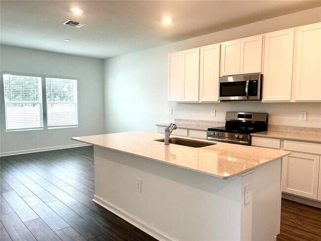 Building Photo - 4611 SW 83rd Lp