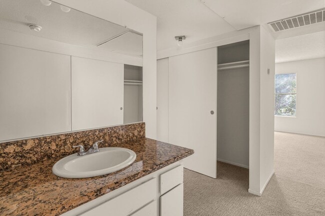 Building Photo - Upgraded Condo with Two Master Suites!!!