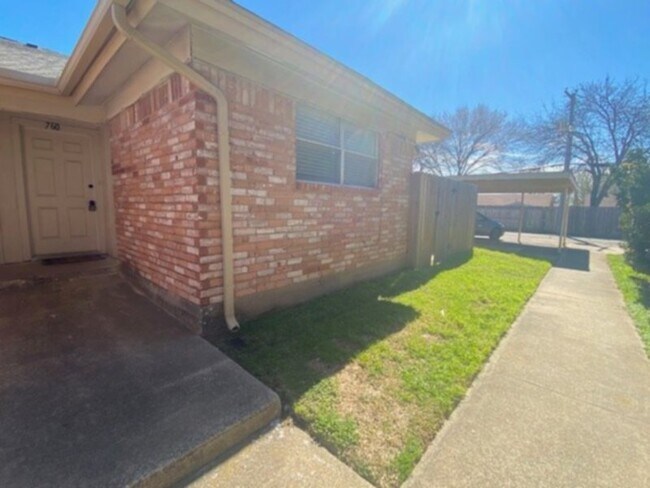 Primary Photo - Nice single story fourplex unit in HEB