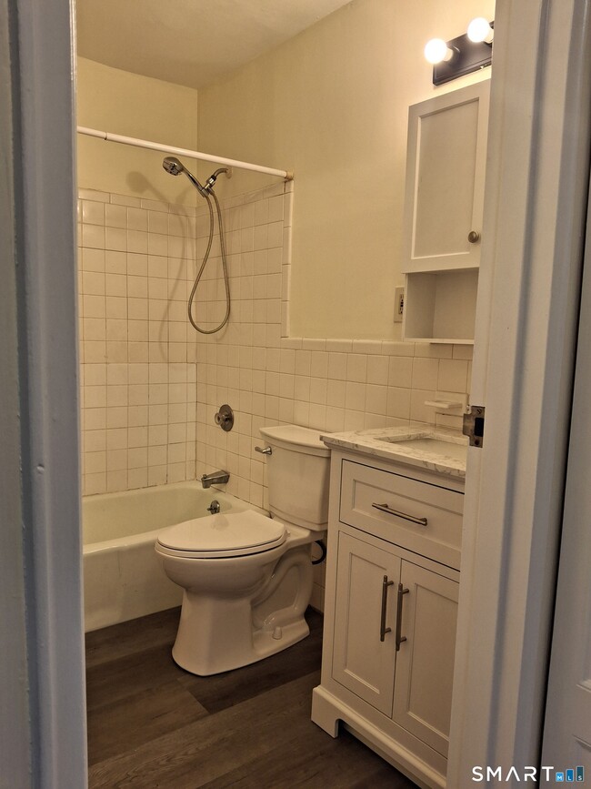 Building Photo - 393 Laurel Ave