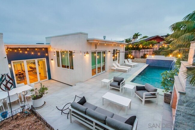 Primary Photo - 738 Castro St